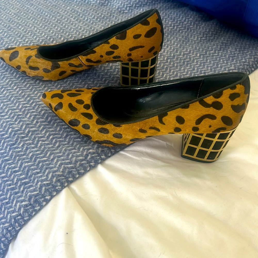 Brian Atwood leopard print, gold Block heel pumps. Sz 7